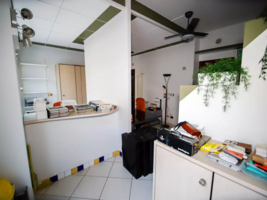 Immagine 7 di Negozio in vendita  in via trento 5 a San Benigno Canavese