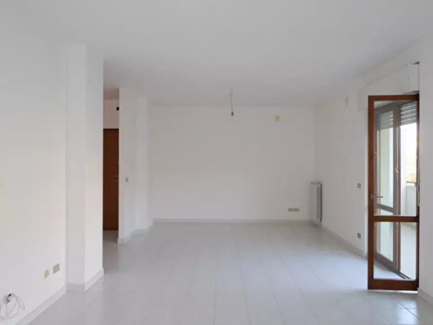 Immagine 4 di Appartamento in vendita  a Collecorvino