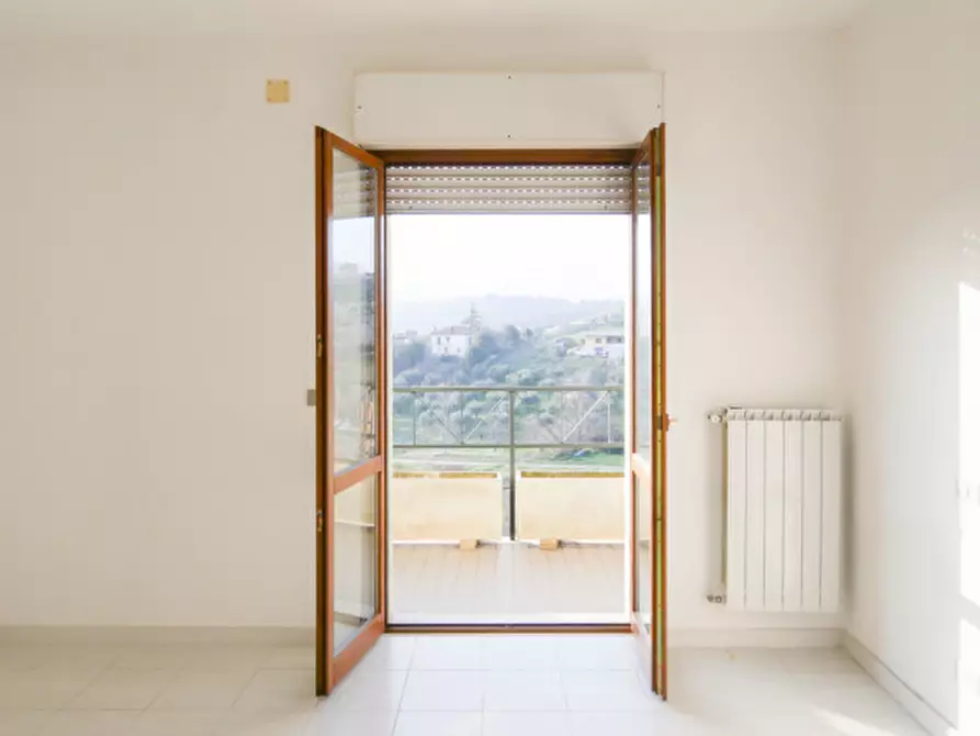 Immagine 10 di Appartamento in vendita  a Collecorvino