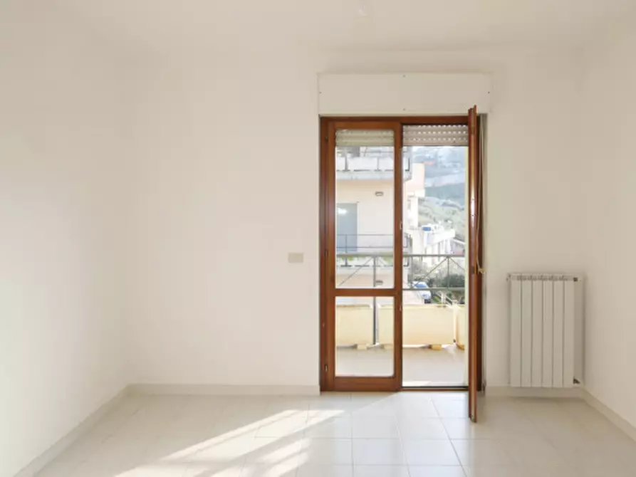 Immagine 20 di Appartamento in vendita  a Collecorvino