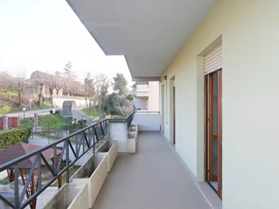 Immagine 27 di Appartamento in vendita  a Collecorvino