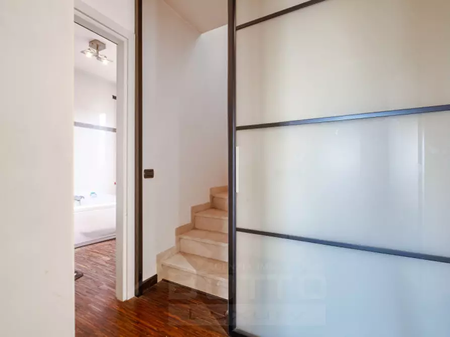 Immagine 7 di Villa in vendita  in Via Grigioni 44 a Arona