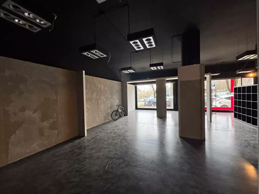 Immagine 2 di Attività commerciale in affitto  a Santarcangelo Di Romagna