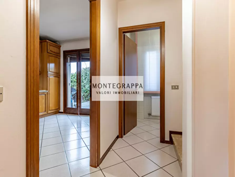 Immagine 8 di Casa trifamiliare in vendita  in Via Ex Internati a Riese Pio x