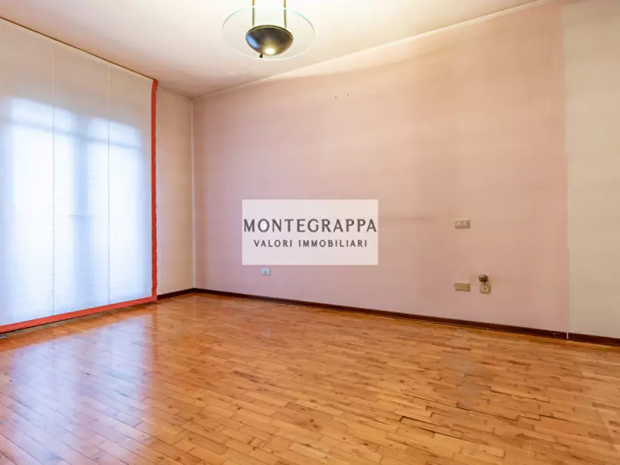 Immagine 14 di Casa trifamiliare in vendita  in Via Ex Internati a Riese Pio x
