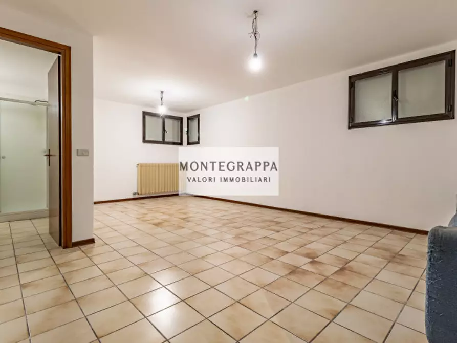 Immagine 16 di Casa trifamiliare in vendita  in Via Aldo Moro a Riese Pio x