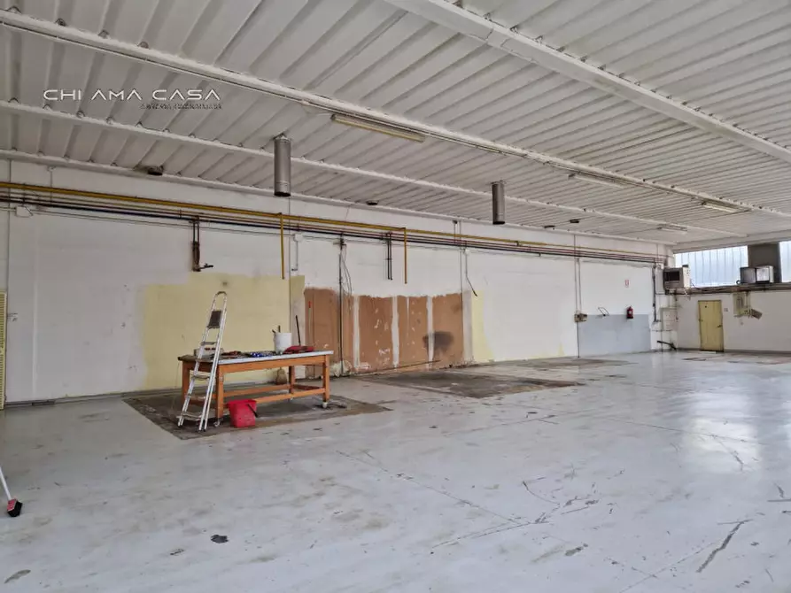 Immagine 2 di Capannone industriale in vendita  in via montanelli a Pesaro