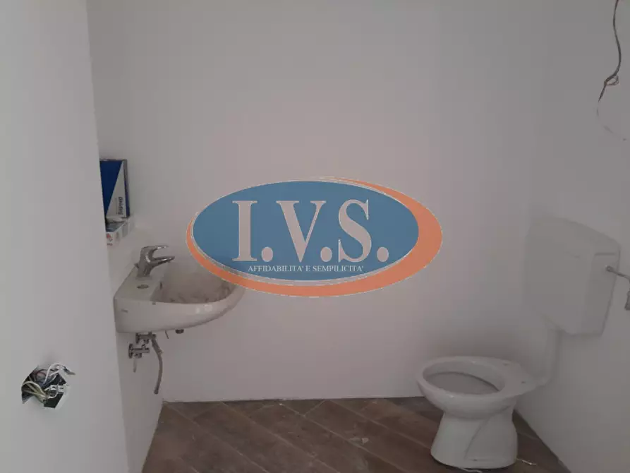 Immagine 5 di Attività commerciale in affitto  in via d. cattaneo 1 a Montegalda