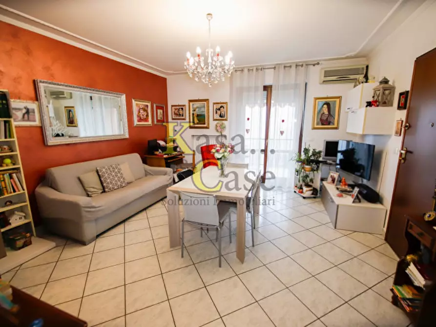 Immagine 6 di Appartamento in vendita  in via Vivaldi n.28 a Volpiano