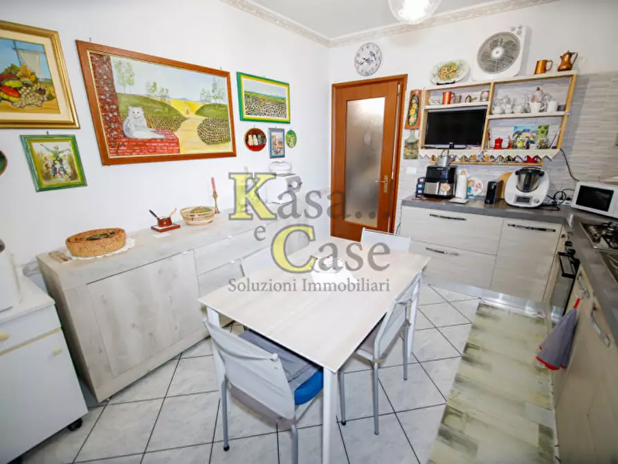 Immagine 11 di Appartamento in vendita  in via Vivaldi n.28 a Volpiano