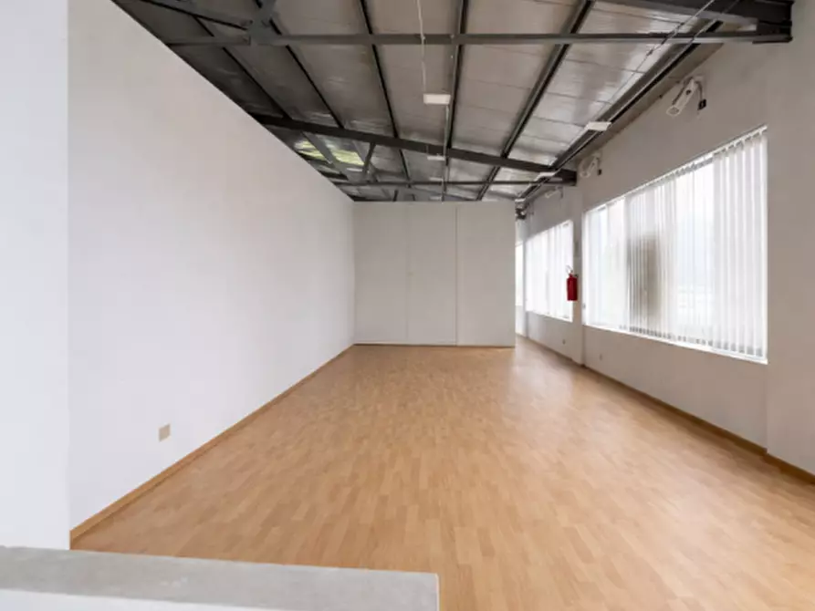 Immagine 4 di Negozio in vendita  in Viale Regione Siciliana Nord Ovest a Palermo