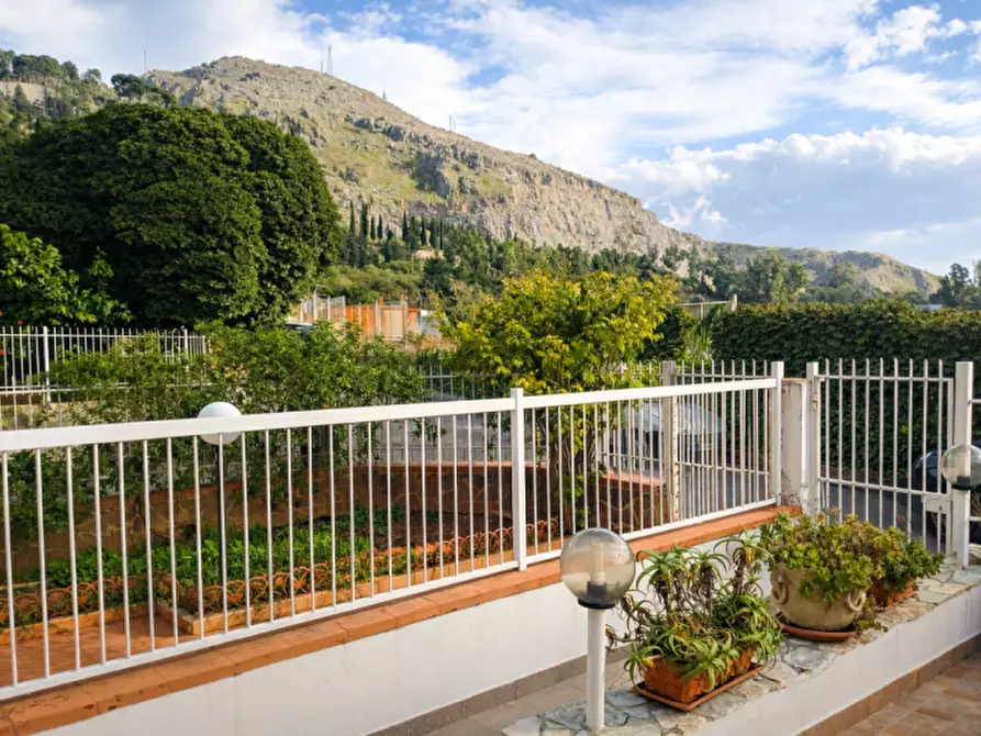 Immagine 3 di Villa in vendita  in Via Castellana a Palermo