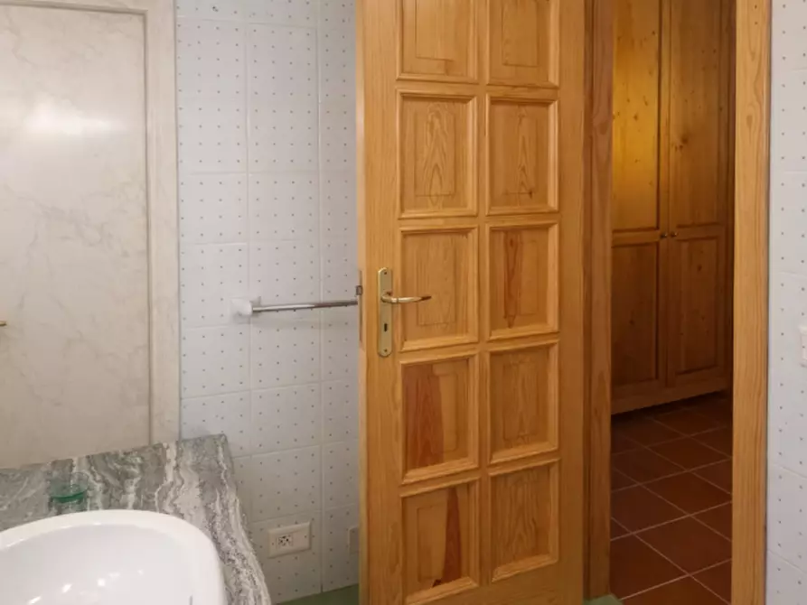 Immagine 28 di Villa in vendita  in Via Castellana a Palermo