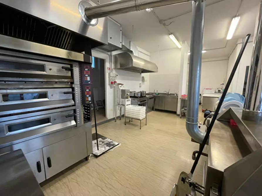 Immagine 12 di Attività commerciale in vendita  in Via della Provvidenza 78 a Rubano