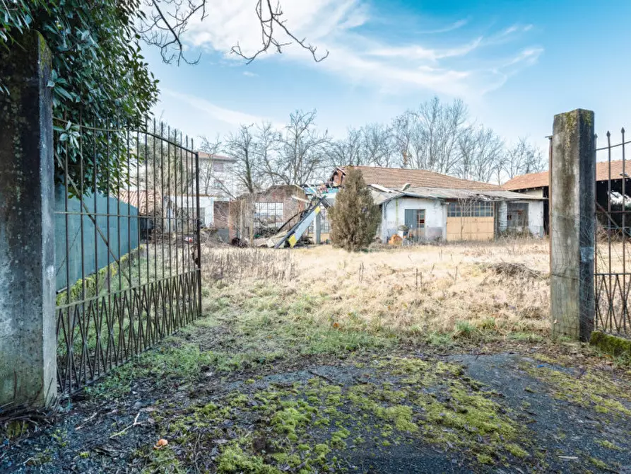 Immagine 7 di Terreno in vendita  in via caduti della liberta 166 a Castelletto Sopra Ticino