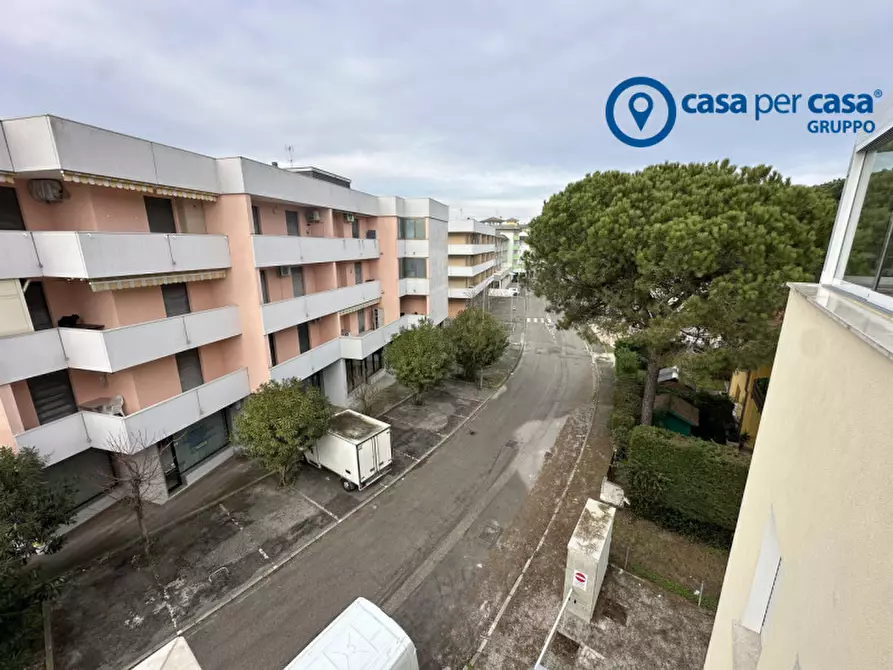 Immagine 10 di Attico in vendita  in Rosolina, Via Delle petunie a Rosolina