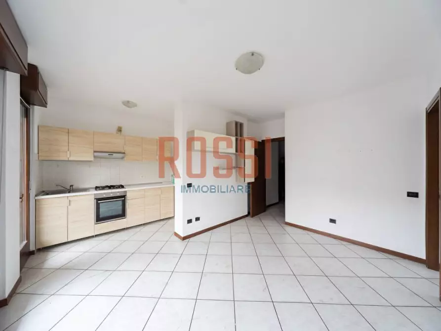 Immagine 3 di Appartamento in vendita  in VIA MONTANARI a Monza