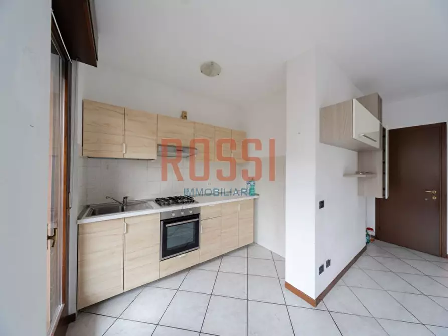 Immagine 4 di Appartamento in vendita  in VIA MONTANARI a Monza