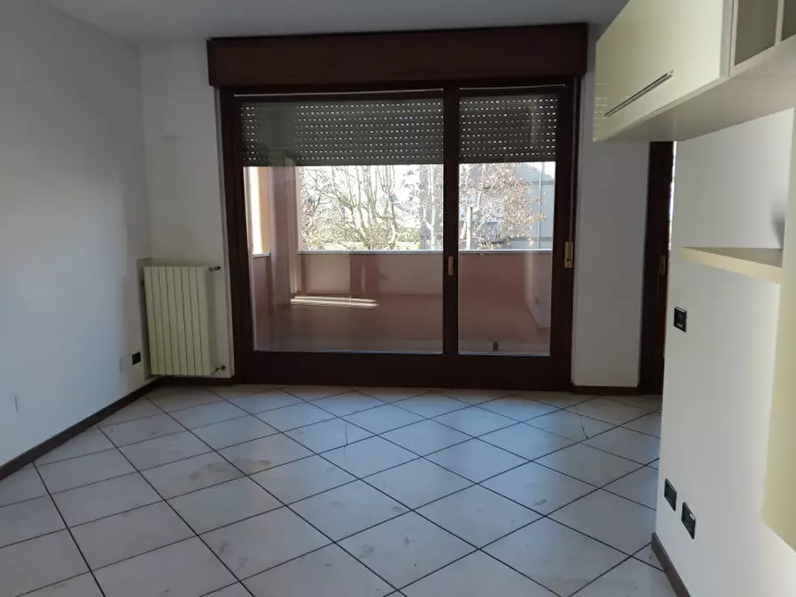 Immagine 4 di Appartamento in vendita  in VIA MONTANARI a Monza