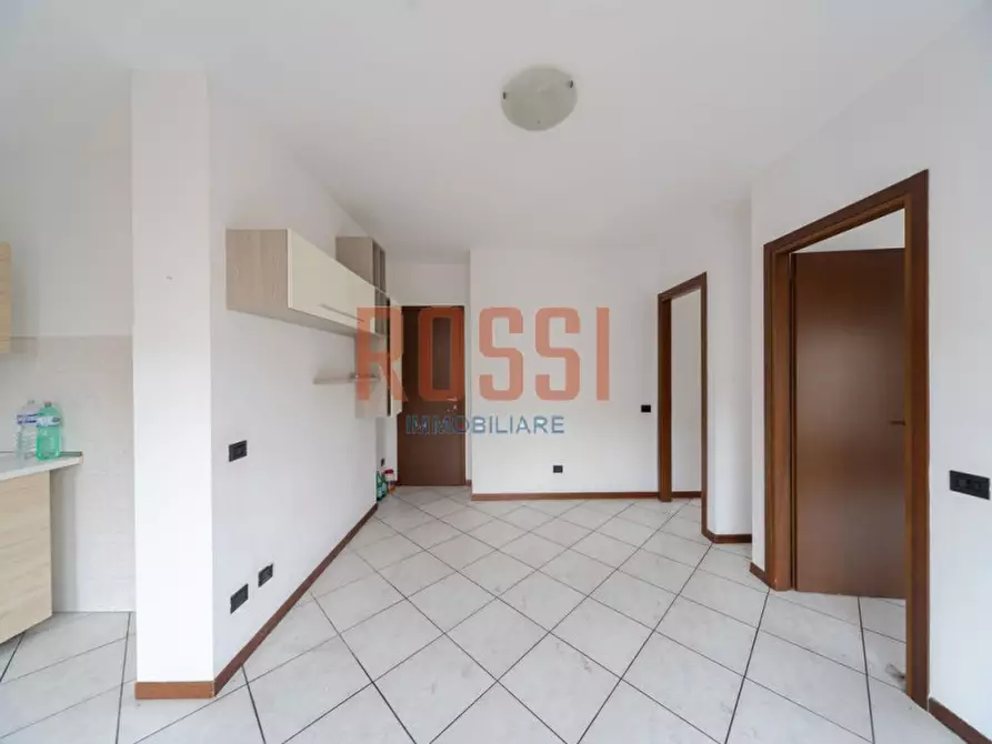 Immagine 5 di Appartamento in vendita  in VIA MONTANARI a Monza