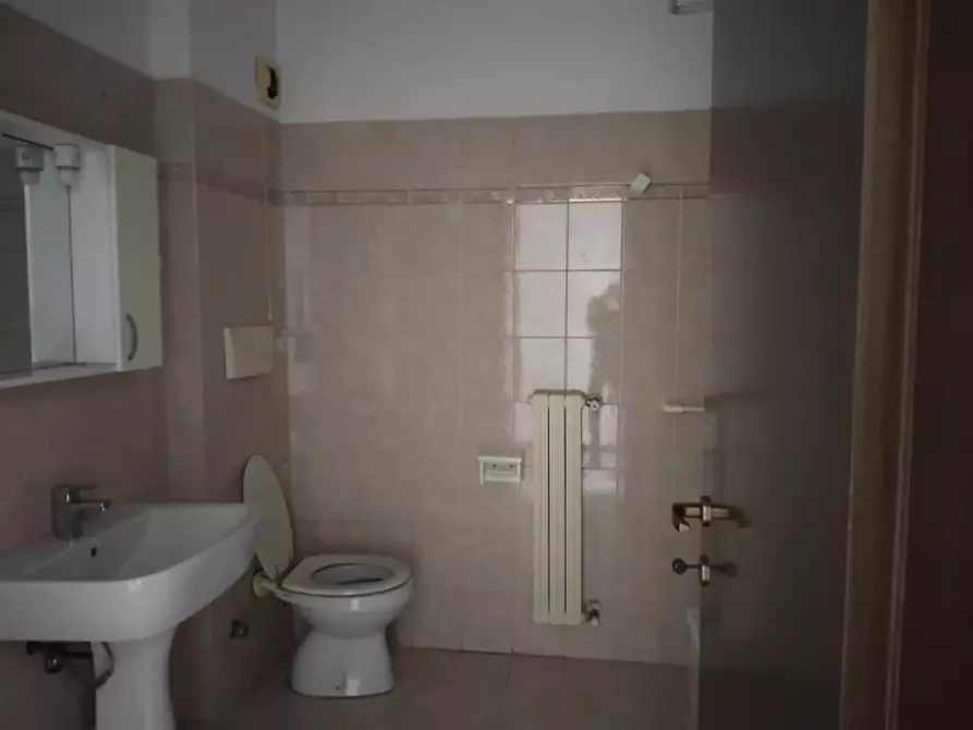 Immagine 7 di Appartamento in vendita  in VIA MONTANARI a Monza