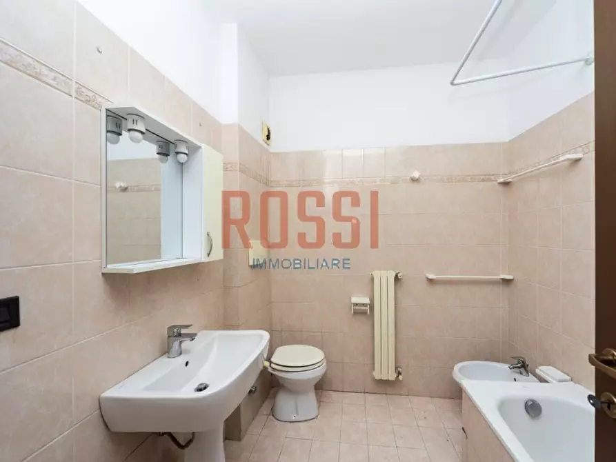 Immagine 15 di Appartamento in vendita  in VIA MONTANARI a Monza