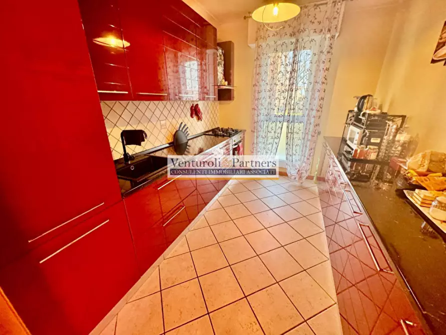 Immagine 5 di Appartamento in vendita  in Via Ugo Foscolo a Desenzano Del Garda