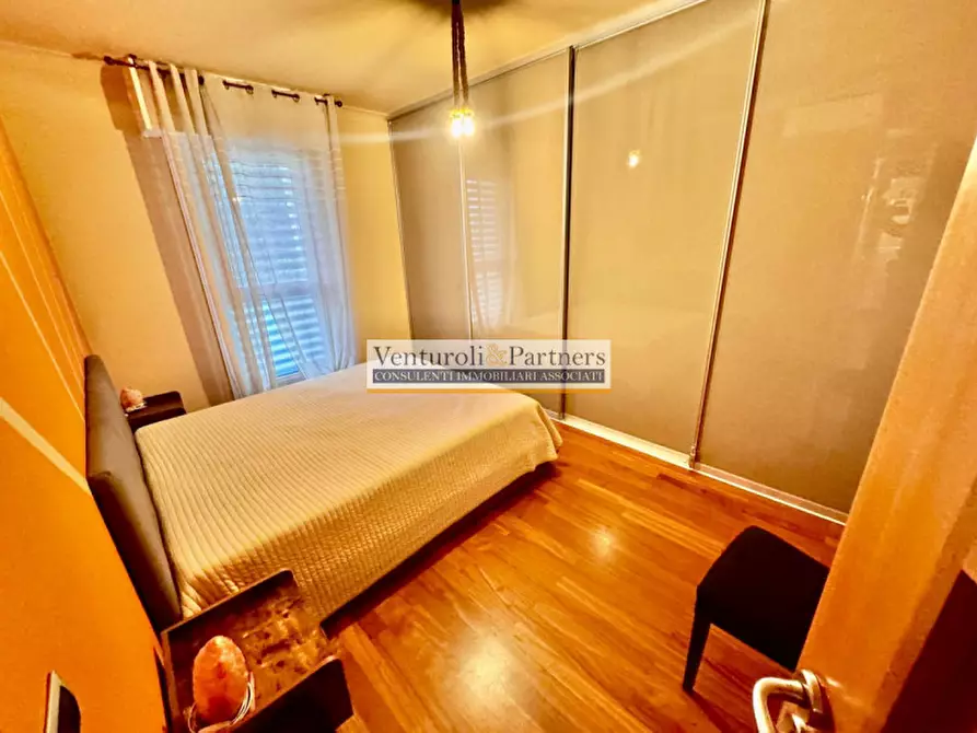 Immagine 11 di Appartamento in vendita  in Via Ugo Foscolo a Desenzano Del Garda