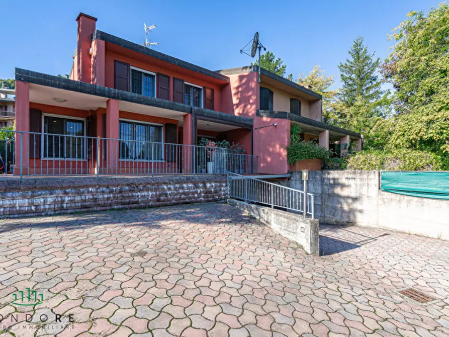 Immagine 3 di Casa bifamiliare in vendita  in Via Belvedere a Sasso Marconi