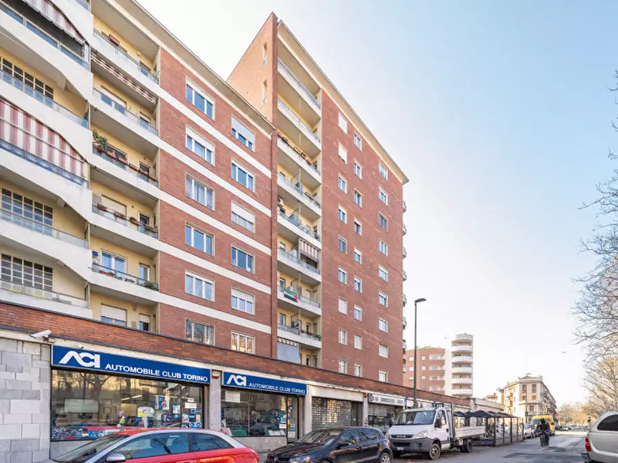 Immagine 32 di Appartamento in vendita  in Corso Giulio Cesare 58 a Torino