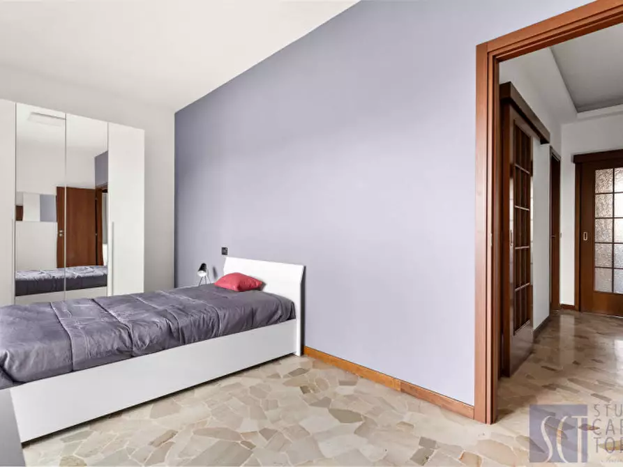 Immagine 3 di Camera in affitto  in Viale Famagosta a Milano