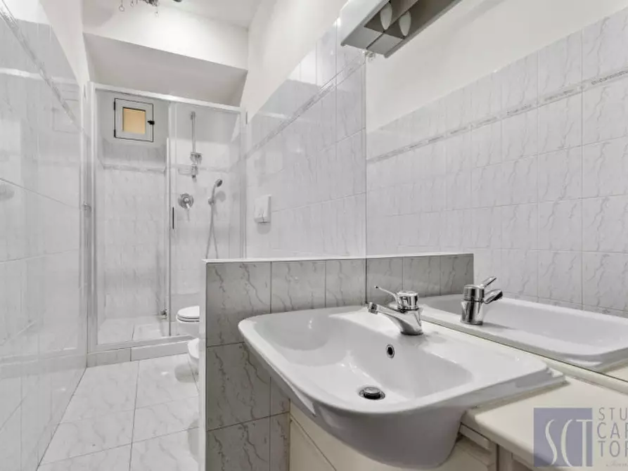 Immagine 17 di Camera in affitto  in Viale Famagosta a Milano