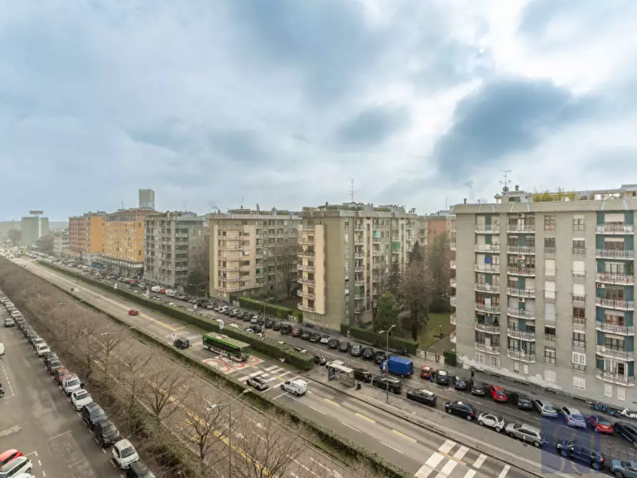 Immagine 21 di Camera in affitto  in Viale Famagosta a Milano