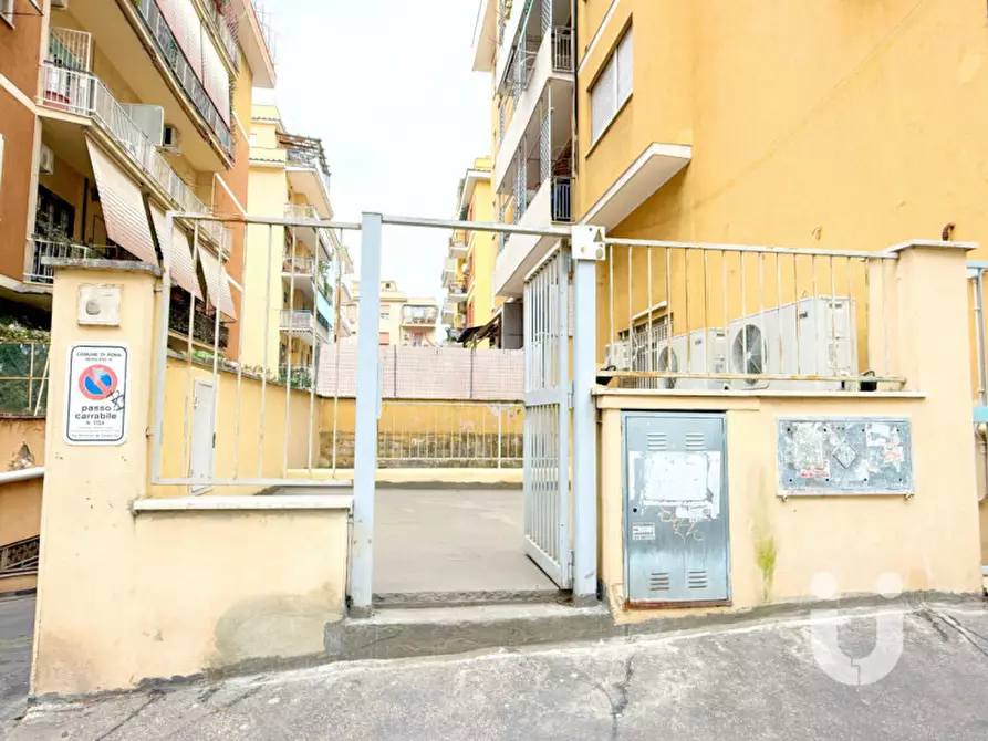 Immagine 2 di Magazzino in vendita  in Via Tommaso Da Celano a Roma