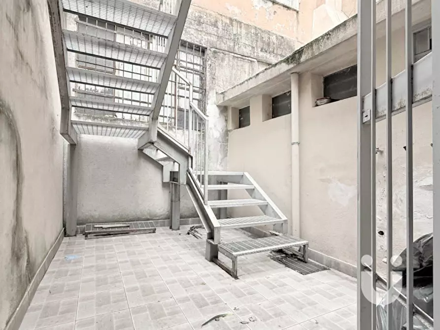 Immagine 13 di Magazzino in vendita  in Via Tommaso Da Celano a Roma