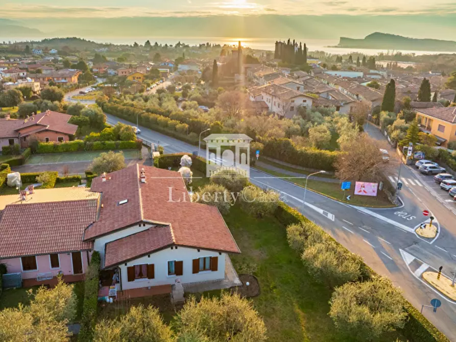 Immagine 3 di Villa in vendita  in Via Vallette a San Felice Del Benaco