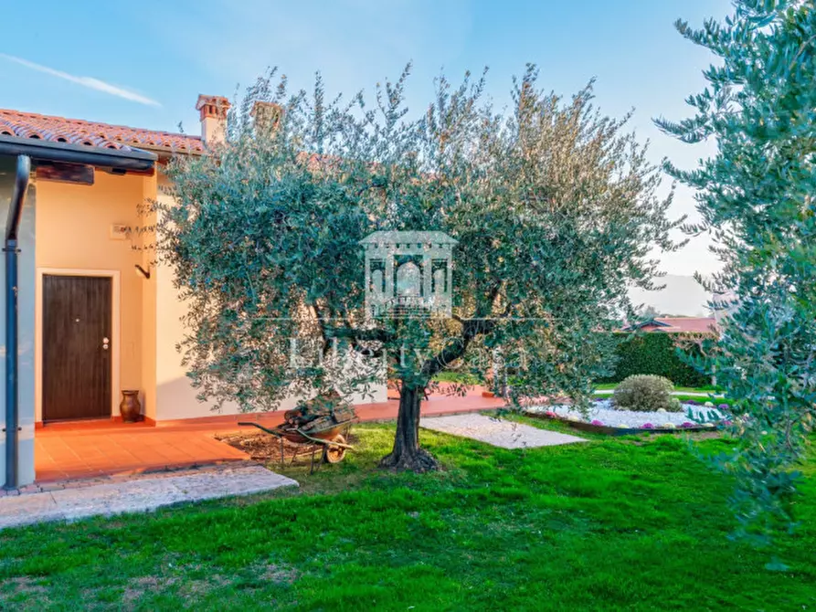 Immagine 14 di Villa in vendita  in Via Vallette a San Felice Del Benaco