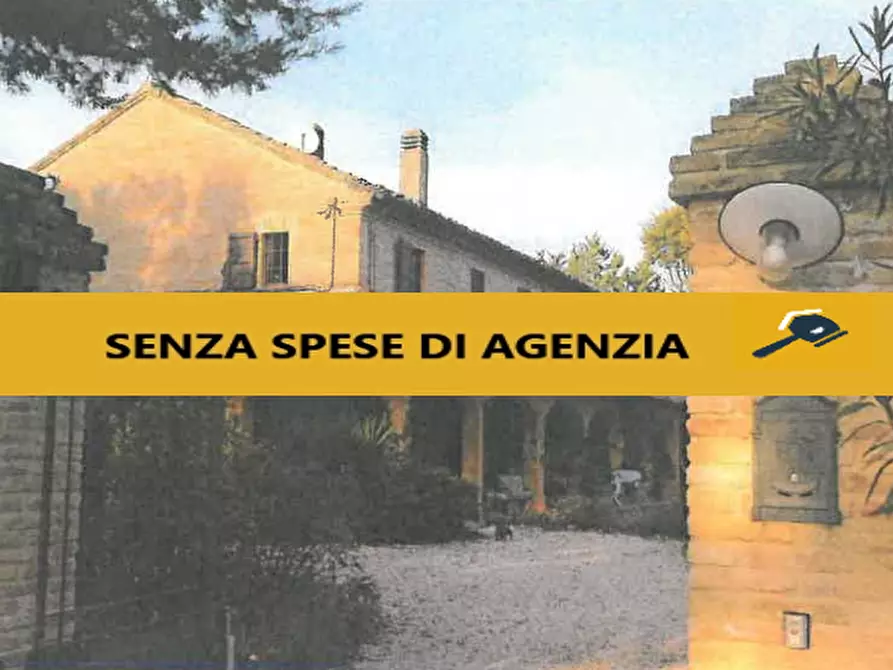 Immagine 1 di Villa in vendita  in Località Cannelle a Fano
