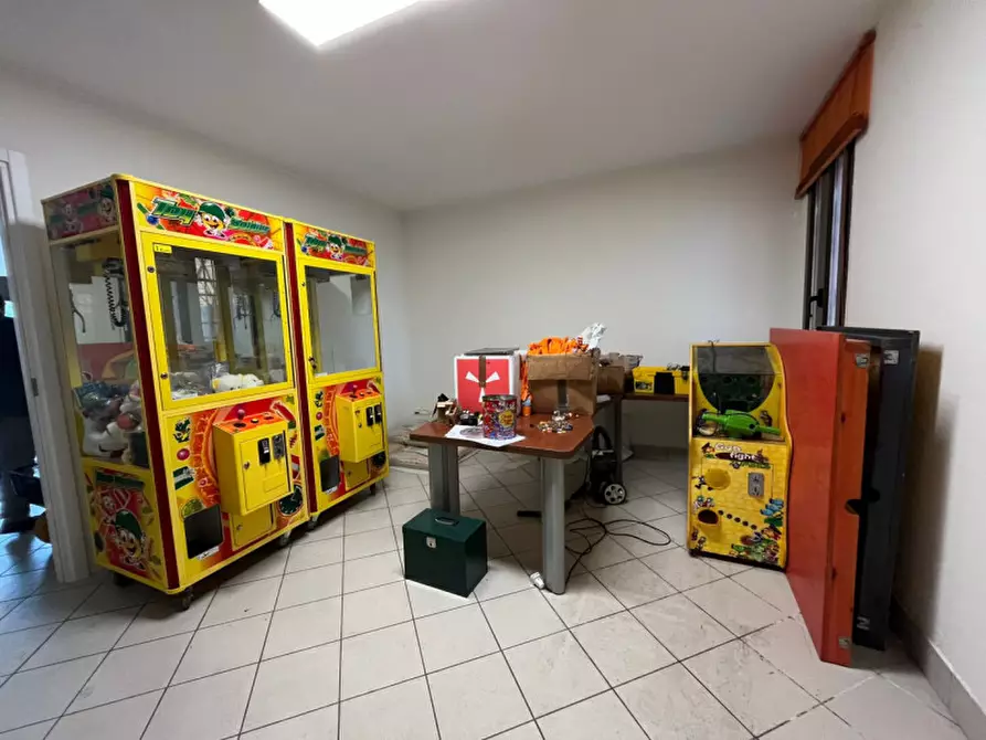 Immagine 6 di Negozio in affitto  in Via Galileo Galilei a Albignasego