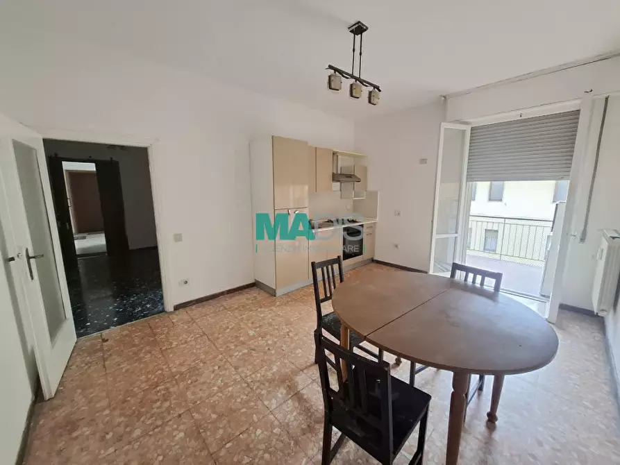 Immagine 15 di Appartamento in vendita  in via Padova a Prato