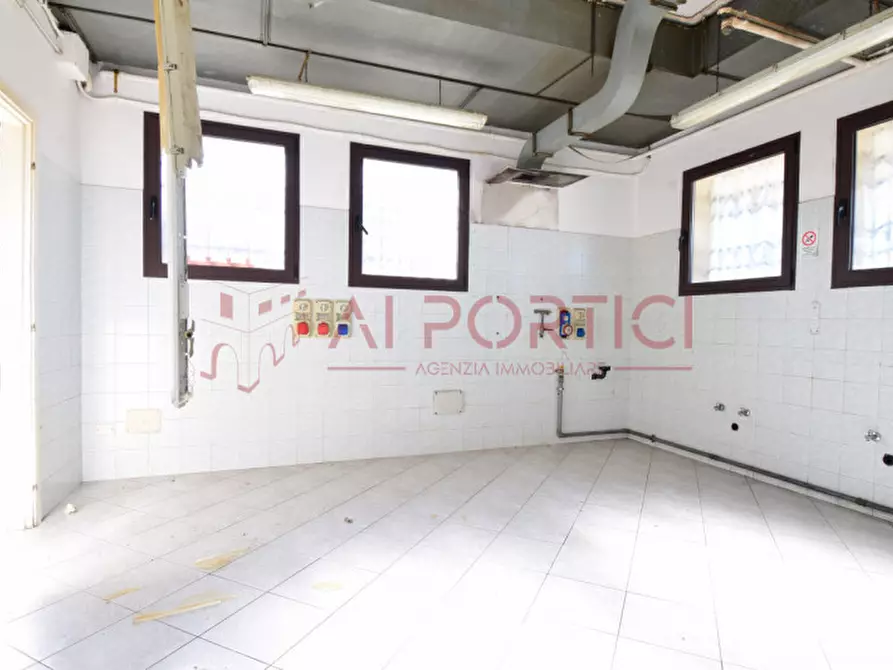 Immagine 12 di Negozio in affitto  in Via Borgo Rossi a Piove Di Sacco