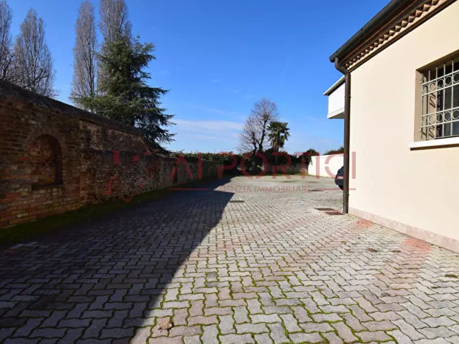 Immagine 21 di Negozio in affitto  in Via Borgo Rossi a Piove Di Sacco