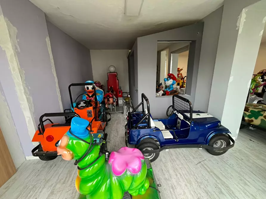 Immagine 3 di Negozio in affitto  in Via Galileo Galilei a Albignasego