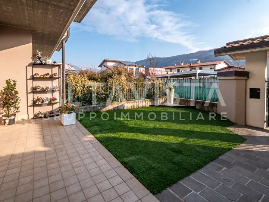 Immagine 2 di Villetta a schiera in vendita  in Via Valverde a Rezzato