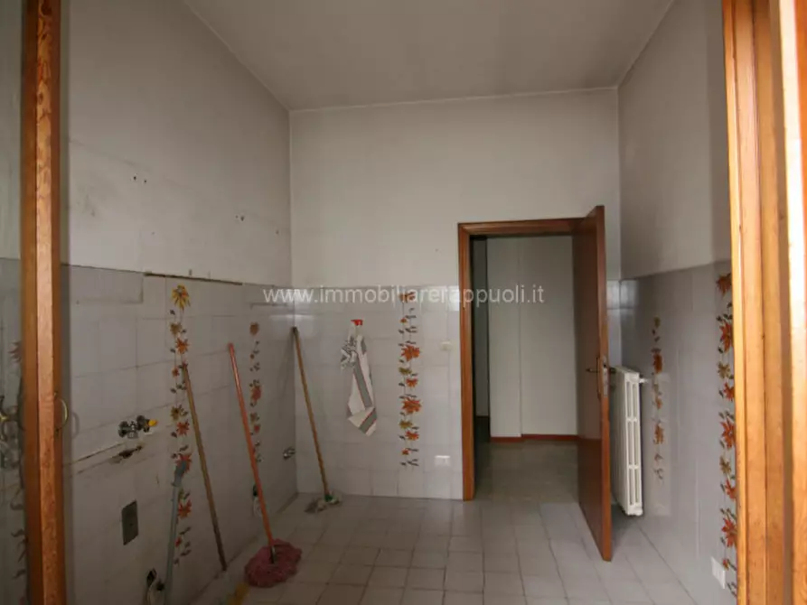 Immagine 1 di Appartamento in vendita  a Lucignano