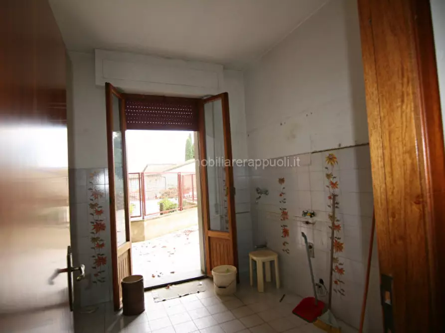 Immagine 2 di Appartamento in vendita  a Lucignano