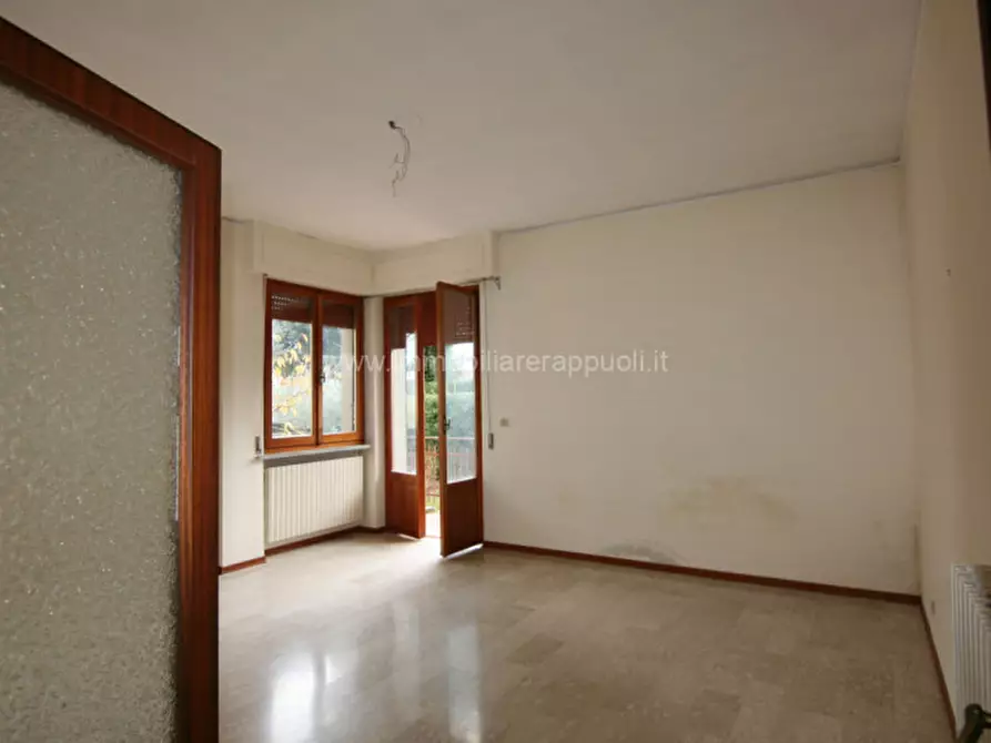 Immagine 5 di Appartamento in vendita  a Lucignano