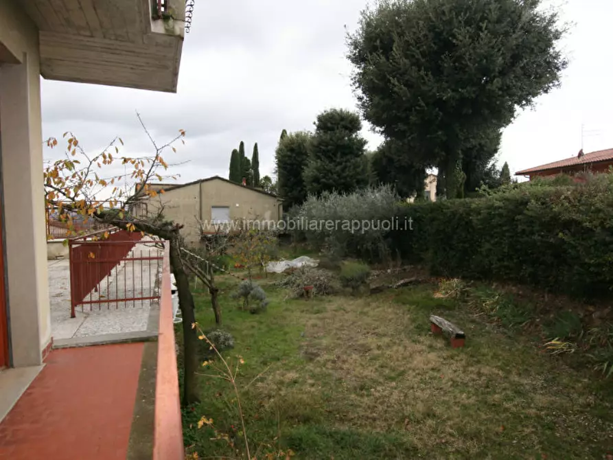 Immagine 7 di Appartamento in vendita  a Lucignano