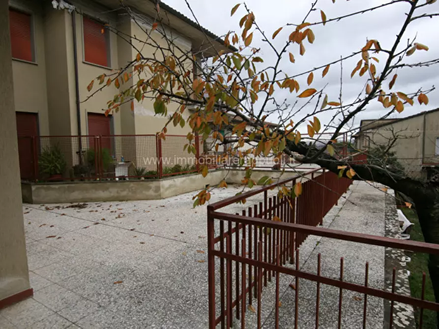 Immagine 9 di Appartamento in vendita  a Lucignano