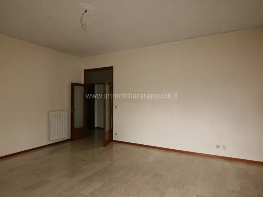 Immagine 11 di Appartamento in vendita  a Lucignano